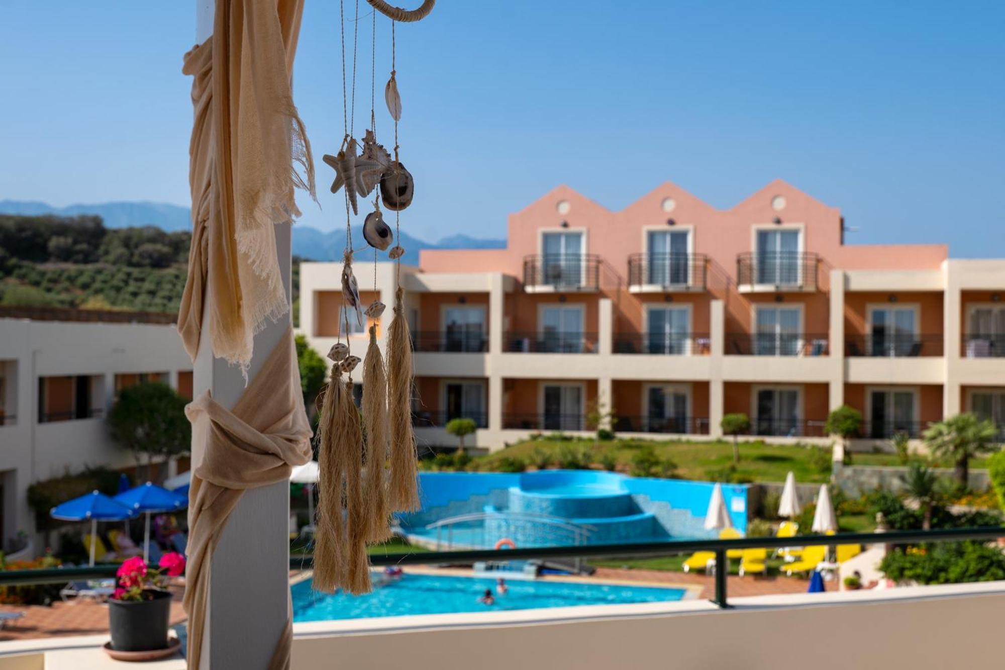 Pegasus Hotel Сталос Екстер'єр фото